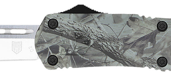 CobraTec Knives MWDFS3DNS FS-3 Medium 3″ OTF Drop Point Plain D2 Steel Blade, 4.50″ Woodland Camo Aluminum Alloy Handle